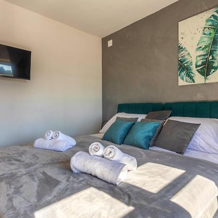 Teona Luxury Apartment With Jacuzzi And Terrace Sea View Sali Exterior photo