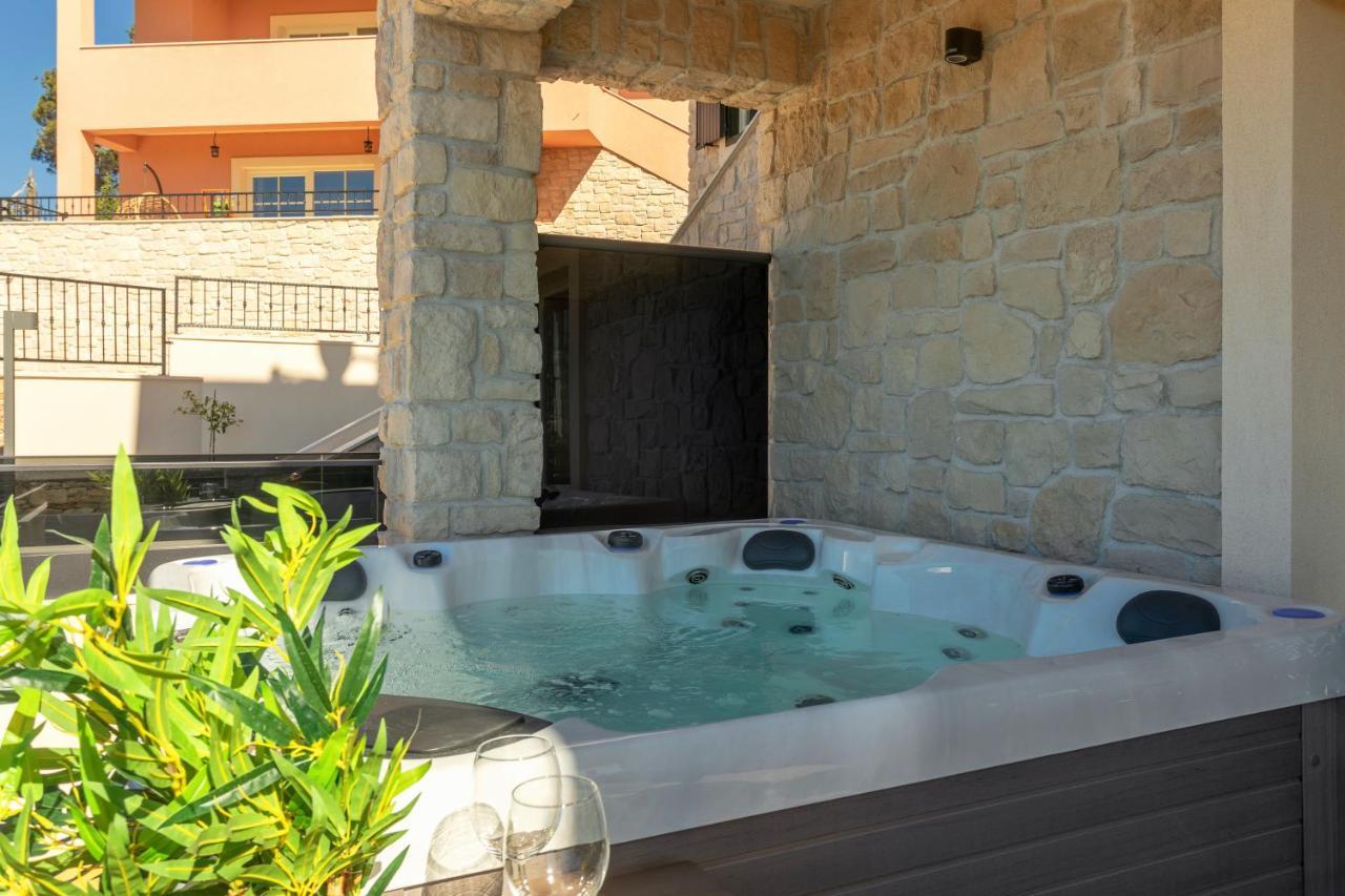 Teona Luxury Apartment With Jacuzzi And Terrace Sea View Sali Exterior photo