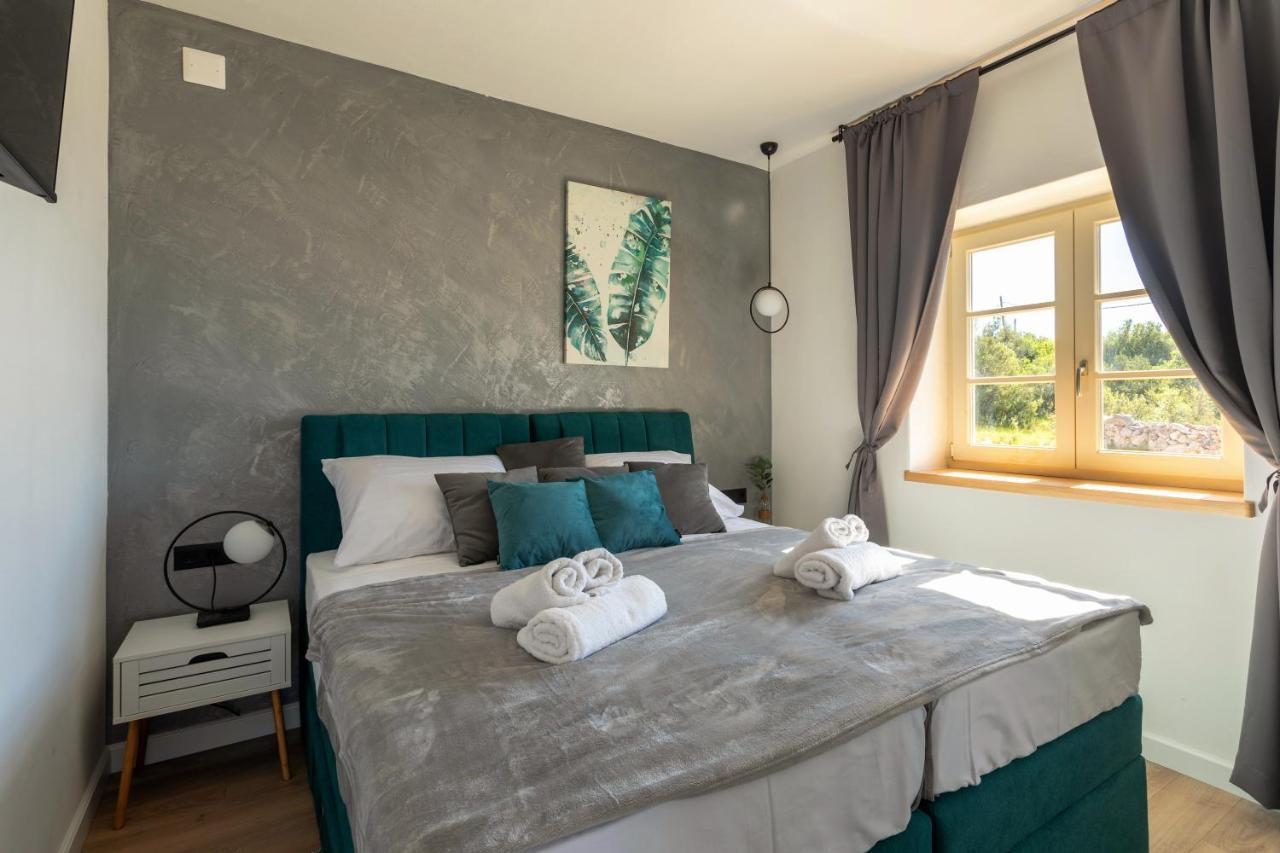 Teona Luxury Apartment With Jacuzzi And Terrace Sea View Sali Exterior photo